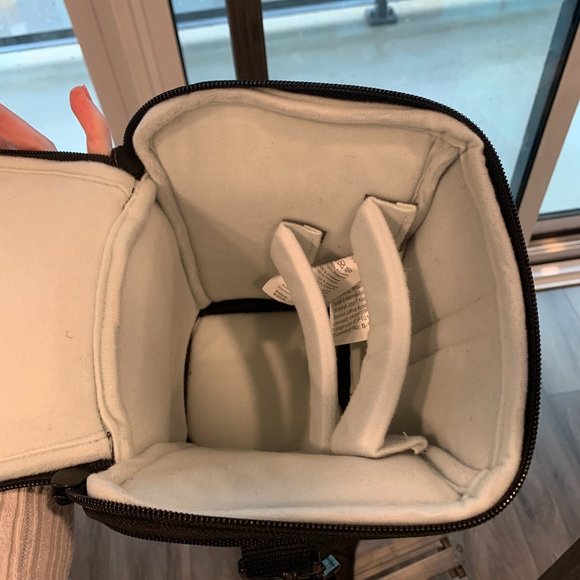 Black AmazonBasics Camera Bag - Picture 6 of 7